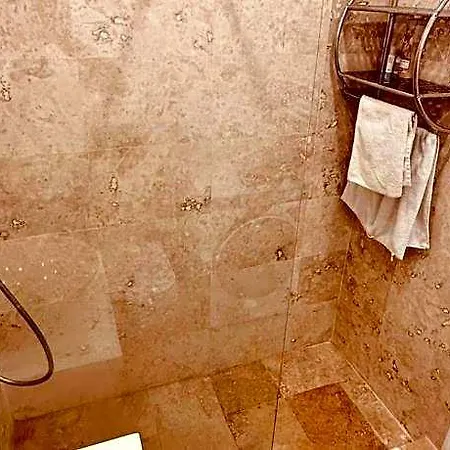فندق Avangarde